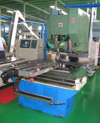 鋁蓋連線生產(chǎn)設(shè)備介紹 - 山東麗鵬公司機(jī)械設(shè)備銷售